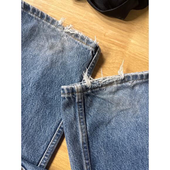 Levi’s pants regular fit size 34/30
Rise-12
Waist-16
Inseam-30 - Picture 5 of 6